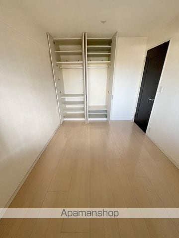 サーパス附属小前の内装写真