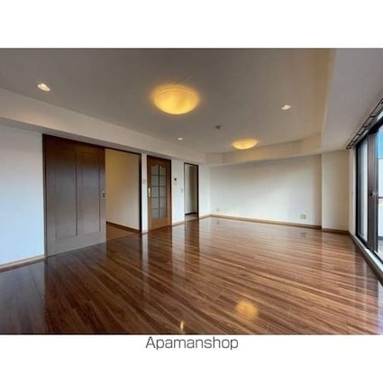 アーバンコート市ヶ谷[2LDK/88.4m2]のリビング・居間