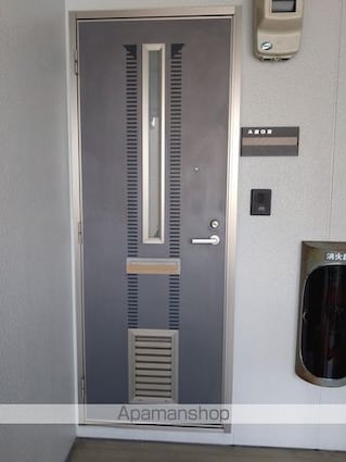 クレドール西谷Ａ棟[2LDK/55.36m2]のエントランス1