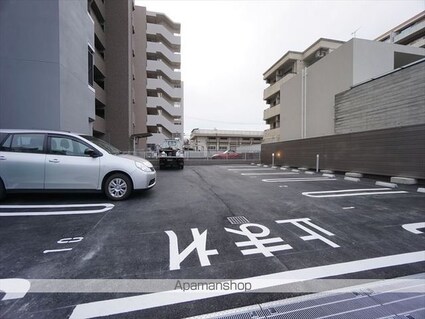 プレイス白壁[1LDK/44.14m2]の駐車場