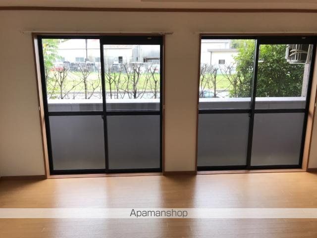 グレイスイサキの内装写真