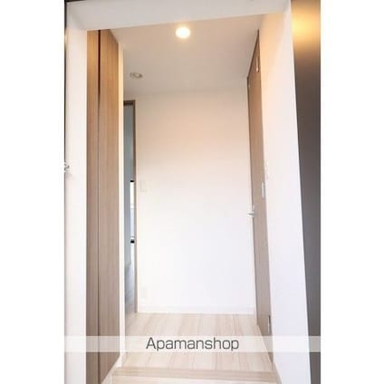 コンフォリア新宿[1LDK/40.2m2]の玄関