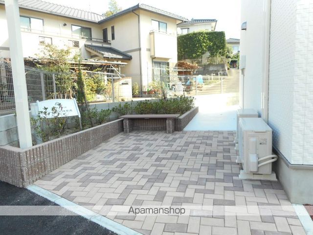 コンフォール四方池の周辺写真