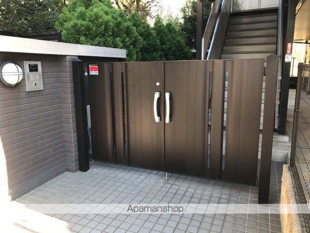 レオパレス宮坂の玄関写真