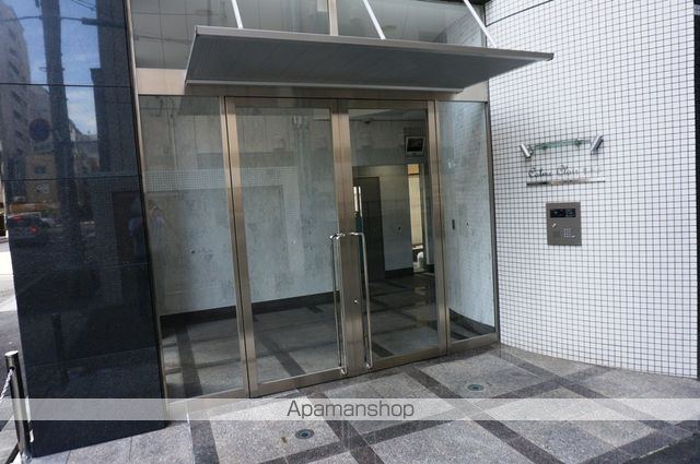 プレサンス梅田EASTの玄関写真
