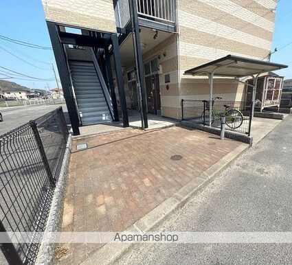 レオパレス山の手[1K/20.28m2]のエントランス