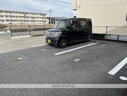 リバーサイド３３[1DK/30.3m2]の駐車場1