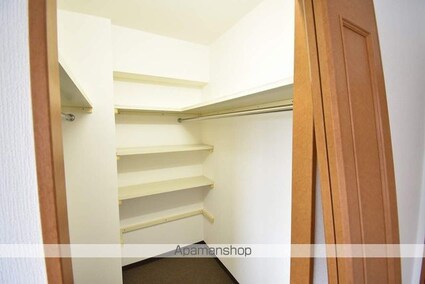 ダイアパレス花京院[3LDK/72.71m2]の収納