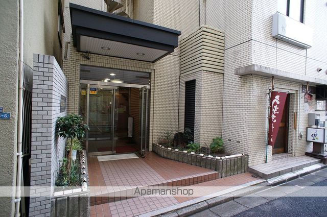 東京都新宿区新宿２丁目[1R/19.6m2]のエントランス