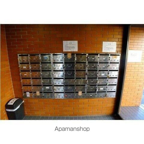 藤井ビル北14条の玄関写真