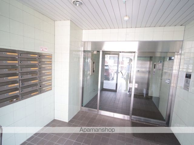 マンション春夏秋冬の玄関写真