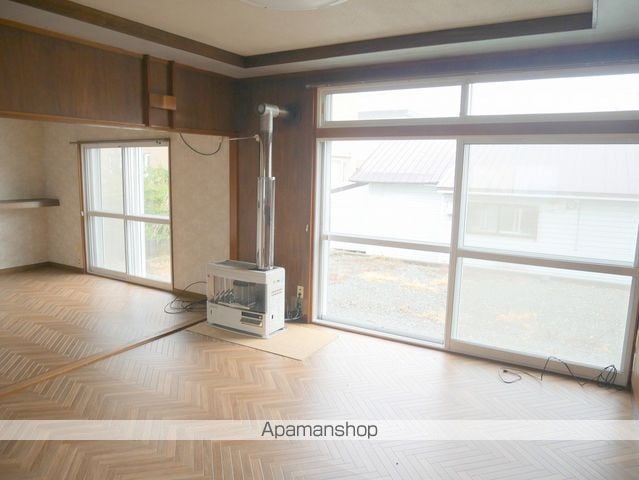 岩見沢市 2階建 築53年の内装写真