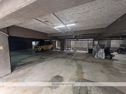 ウィンディア舟入南[1R/20m2]の駐車場1