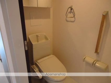 愛媛県松山市東長戸２丁目[2LDK/62.2m2]のトイレ