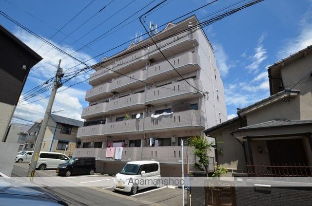 プレステージフジ鹿児島参番館の玄関写真