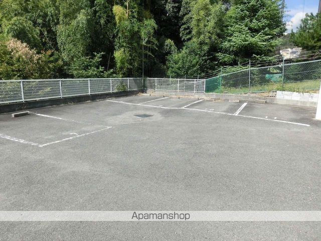 岸田2戸1貸家2の外観写真