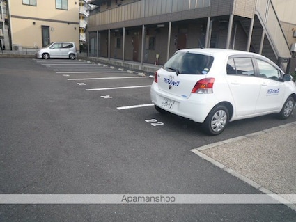 アヴァンス[2DK/40.92m2]の駐車場