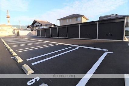 ＣｏｕＲ１８高宮Ｗ[1LDK/41.94m2]の駐車場