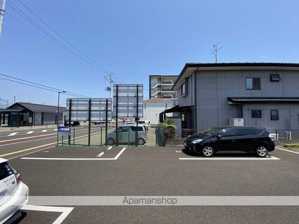 飛鳥[1K/28.98m2]の駐車場