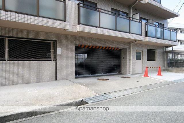 セレコート箕面の玄関写真