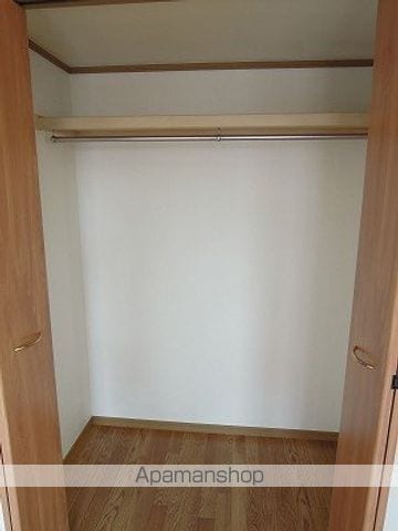 中央本線 新守山駅 徒歩13分 3階建 築21年の内装写真