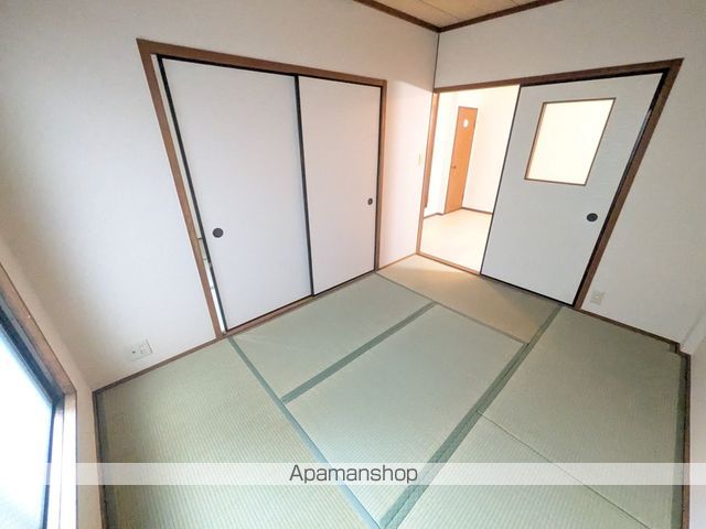ピースハイツ長堂の内装写真