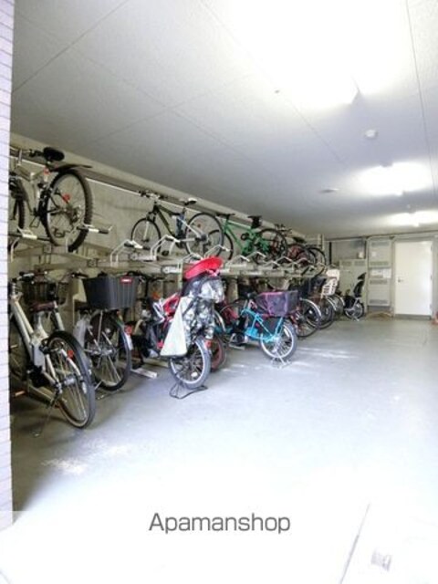 東京都世田谷区用賀１丁目[1K/25.6m2]の共用部1
