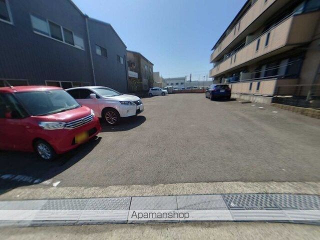 和歌山県和歌山市小雑賀[1DK/33.73m2]の駐車場2