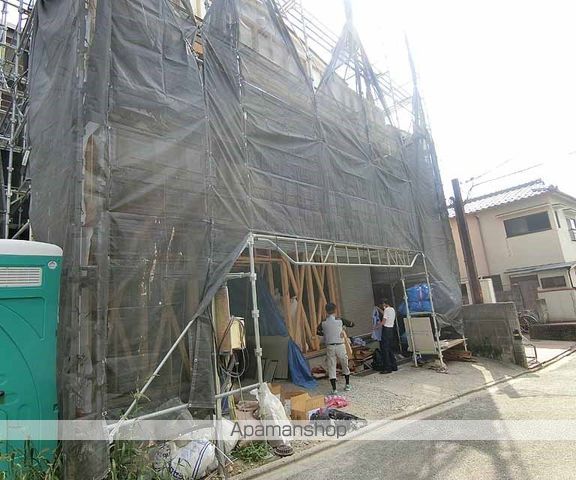 カーサウッド花園の玄関写真
