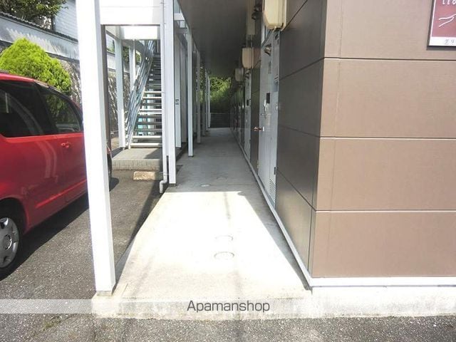 レオパレスグリーンビューの玄関写真