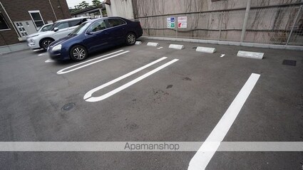 プティ・パキータ[1LDK/45.7m2]の駐車場