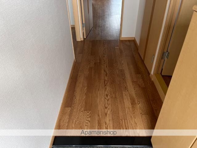 富山地鉄富山市内線 南富山駅前駅 徒歩11分 3階建 築17年の内装写真