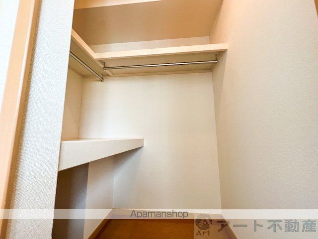 メイクロードの内装写真
