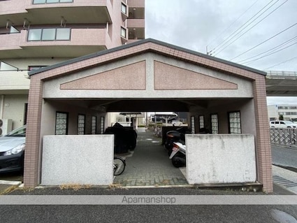 Ｃｒｅｓｔ　ＣｏｕｒｔＫ２[2LDK/66m2]の共用部1