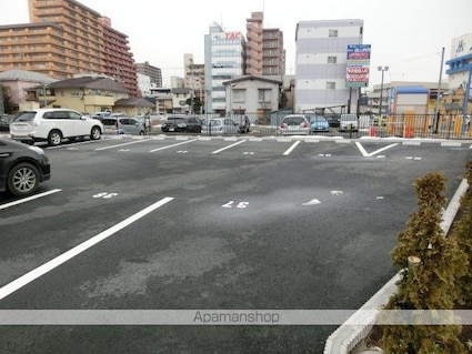 グラディート大沢川原[1LDK/40.01m2]の駐車場