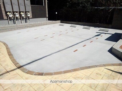 ヴィレドソレイユコガネⅠ[1K/32.25m2]の駐車場