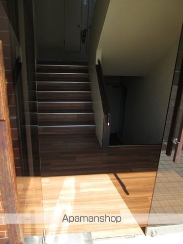 ロイヤル麻生の玄関写真