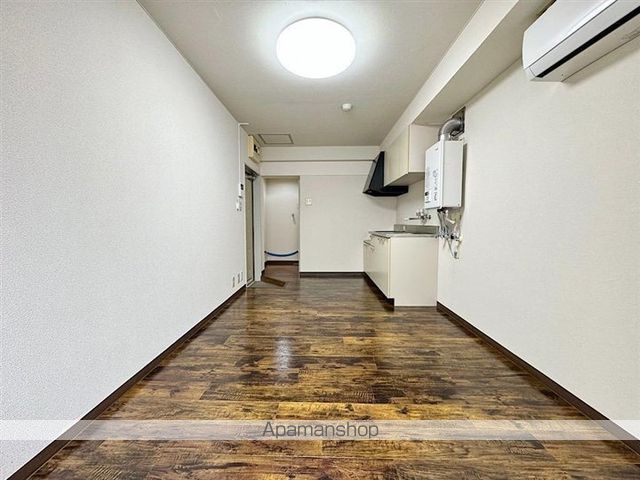 CollinsIIの内装写真
