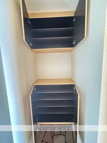 シャルル Iの内装写真