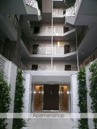 エスティメゾン四谷坂町[1K/30.11m2]のエントランス1