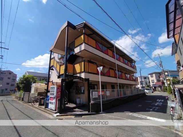 楽友コーポ1号館の外観写真