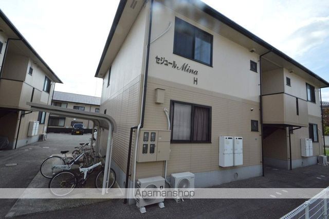 セジュールMINA H棟の玄関写真
