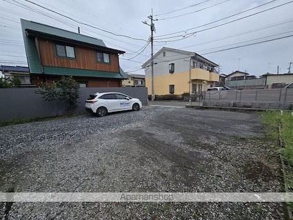 サンアヴェニュー[1R/36.1m2]の駐車場2