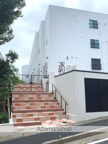 アーバンパーク宮前平EASTの玄関写真