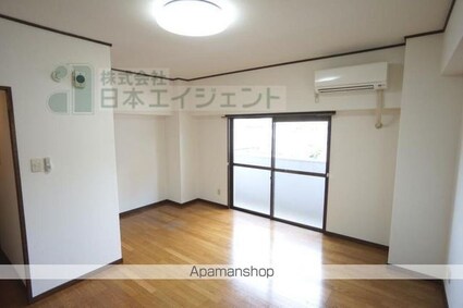 ＭＯＭＯ本町[1R/27m2]のリビング・居間