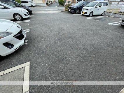 アンティム[2LDK/63.21m2]の駐車場2