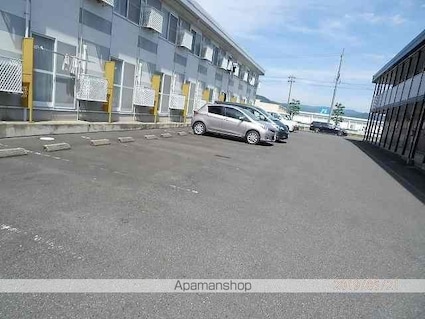 レオパレスグリーン[1K/23.18m2]の駐車場2