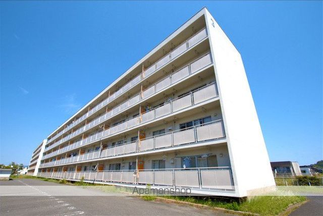 ビレッジハウス津の井4号棟の外観写真