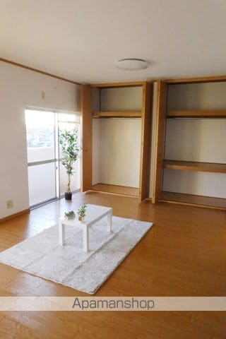 レヂデンス尾崎の内装写真