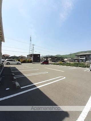 エトワールＤ[2LDK/62.45m2]の駐車場